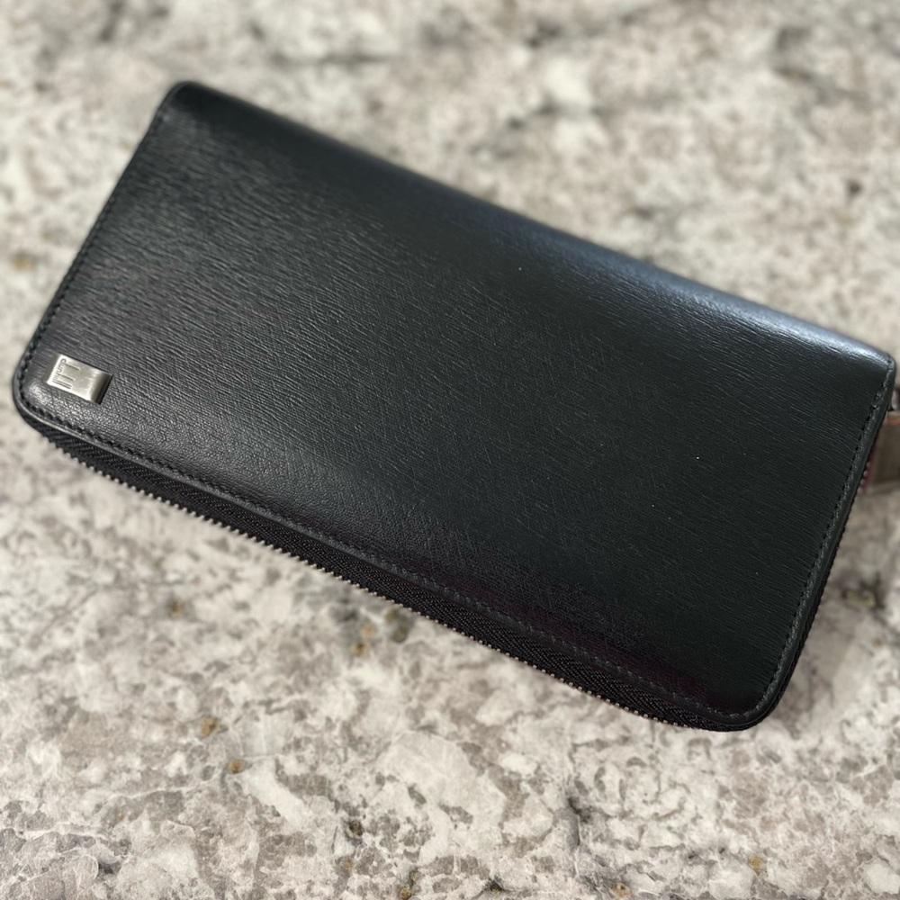 Dunhill zipper wallet 🎶auction 6/17@5pmEST